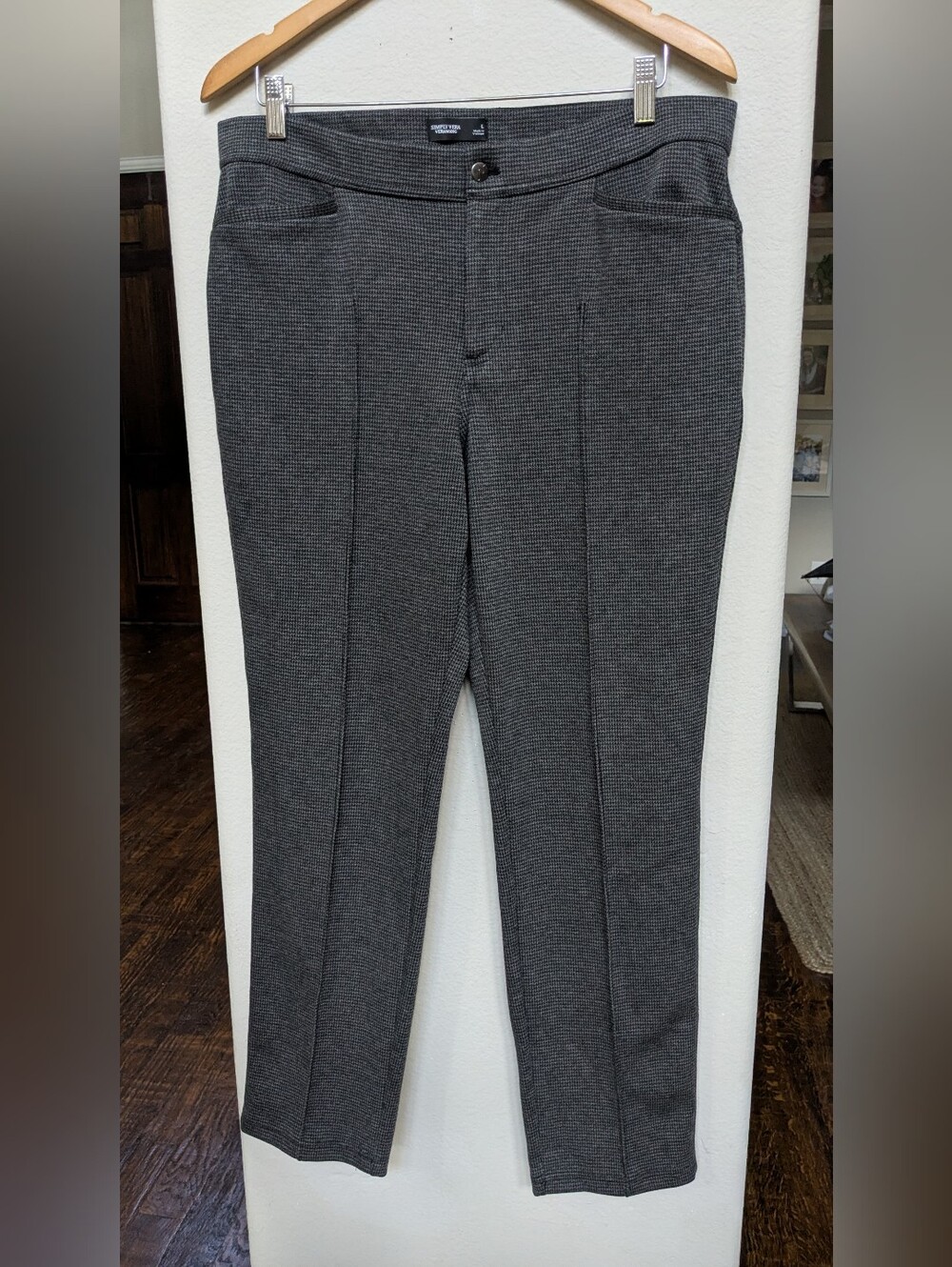 grey houndtooth or micro-check mid-rise pintuck pants by Simply Vera Vera Wang. - Picture 2 of 4